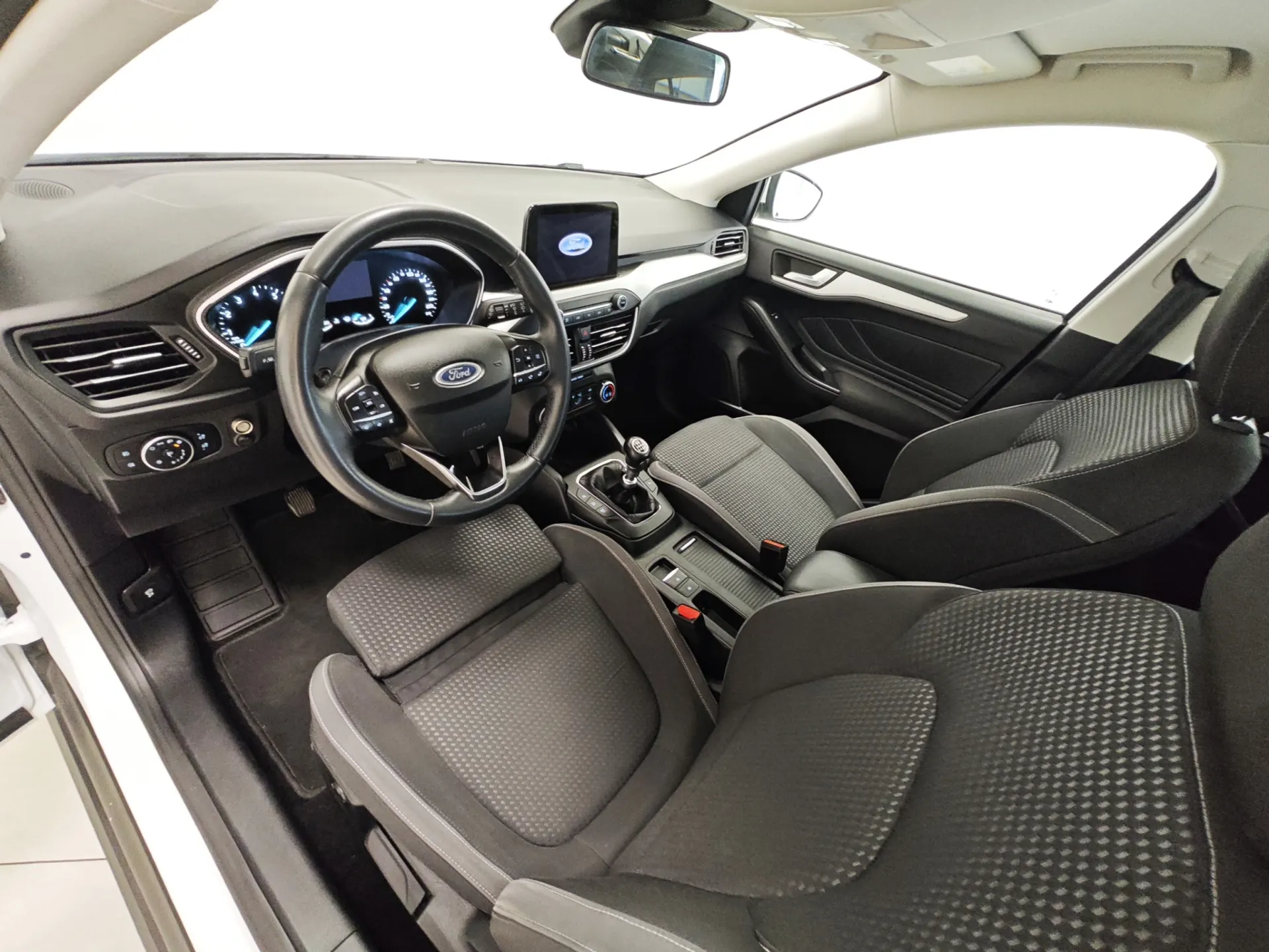 Ford Focus SW 1.0 EcoBoost MHEV Connected 4