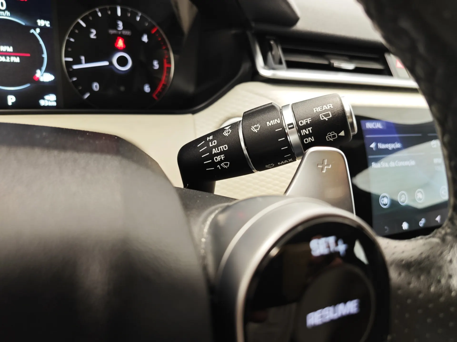 Land Rover Range Rover Velar 2.0 D R-Dynamic 36