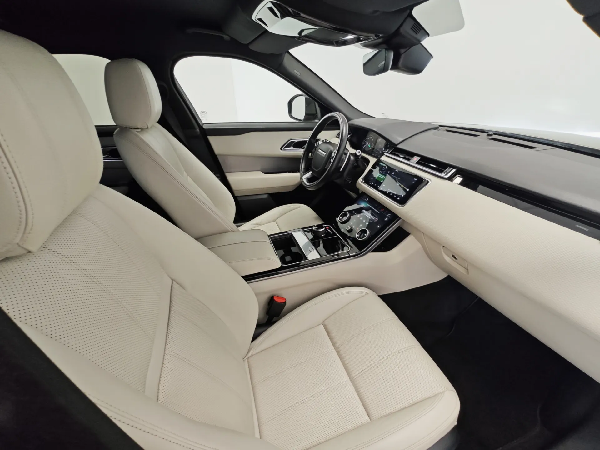 Land Rover Range Rover Velar 2.0 D R-Dynamic 43