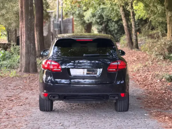 Porsche Cayenne Platinum Edition 6