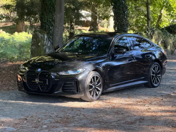 BMW i4 eDrive40 Desportiva M 4
