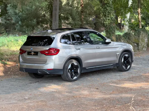 BMW iX3 M Sport Impressive 42
