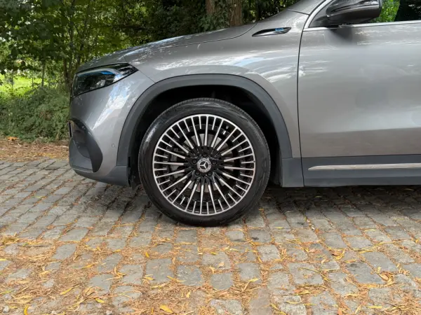 Mercedes-Benz EQA 250 AMG Line 9