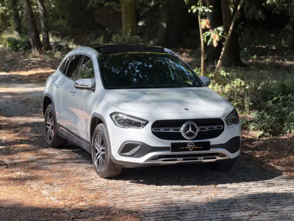 Mercedes-Benz GLA 250 e 8G-DCT Special Edition 64