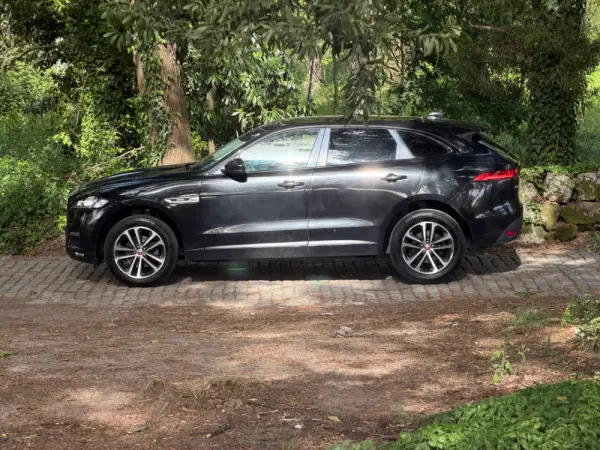 Jaguar F-Pace 40