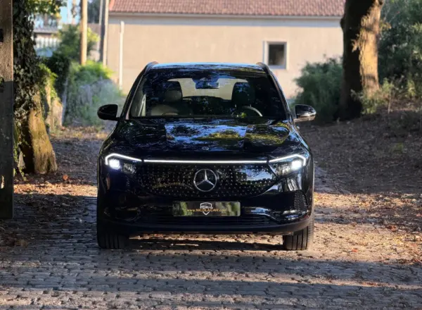 Mercedes-Benz EQA 300 4Matic AMG Line 42
