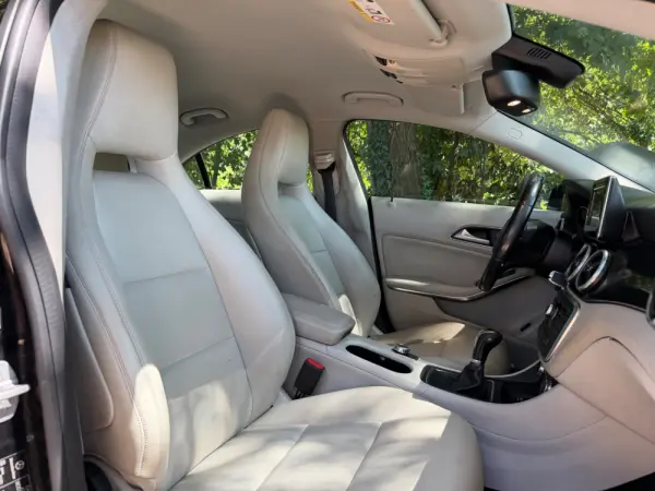 Mercedes-Benz CLA 200 CDI AMG Line 37