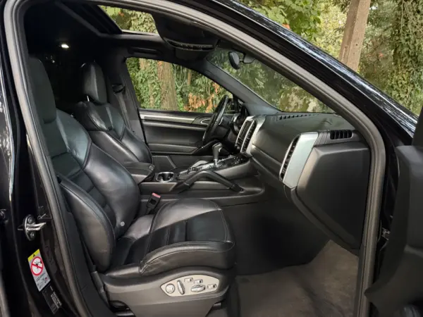 Porsche Cayenne Platinum Edition 31