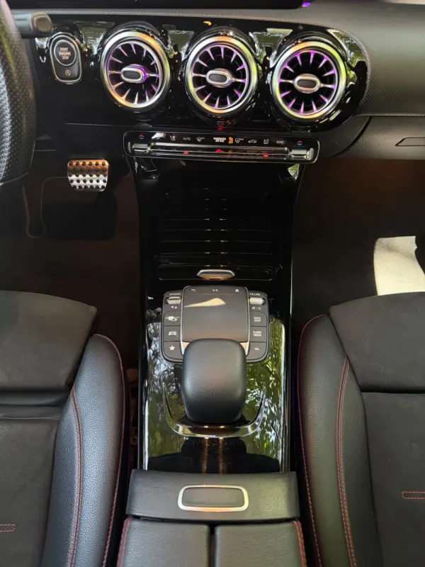 Mercedes-Benz A 180 d AMG Line Aut. 29