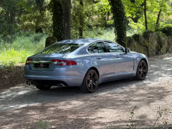 Jaguar XF 2.7 D V6 Premium Luxury 38