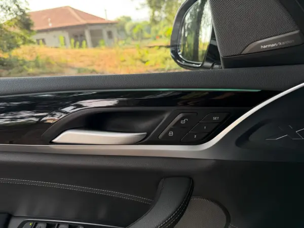 BMW iX3 M Sport Impressive 25