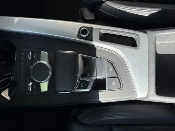 Audi A4 Avant 2.0 TDI Multitronic S-line 24