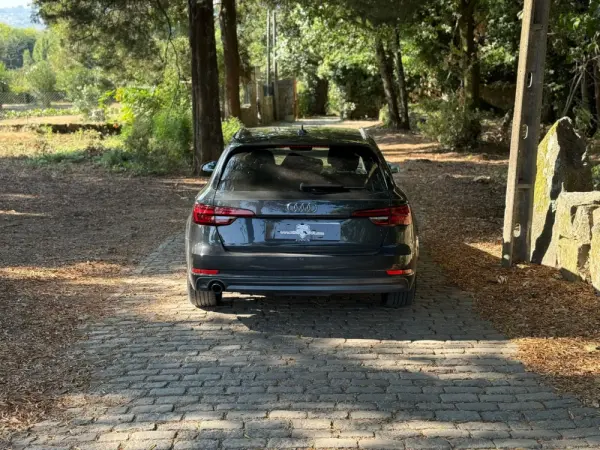 Audi A4 Avant 2.0 TDI Multitronic S-line 38