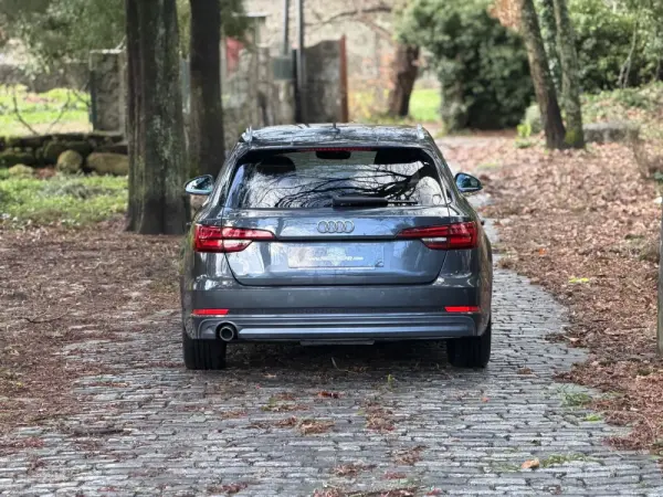 Audi A4 Avant 2.0 TDI Multitronic S-line 41