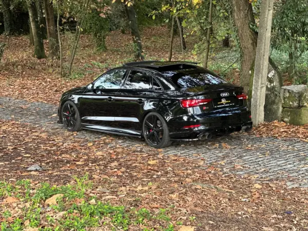 Audi S3 Limousine TFSI quattro S tronic 5