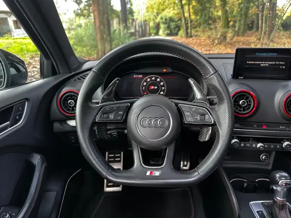 Audi S3 Limousine TFSI quattro S tronic 9