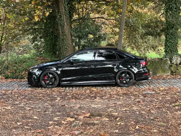 Audi S3 Limousine TFSI quattro S tronic 32