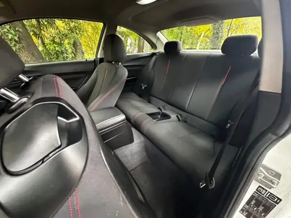 BMW 218 d Coupe Line Sport 10