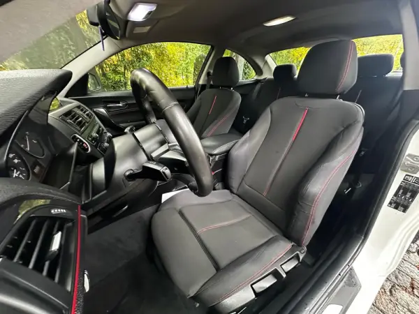 BMW 218 d Coupe Line Sport 15