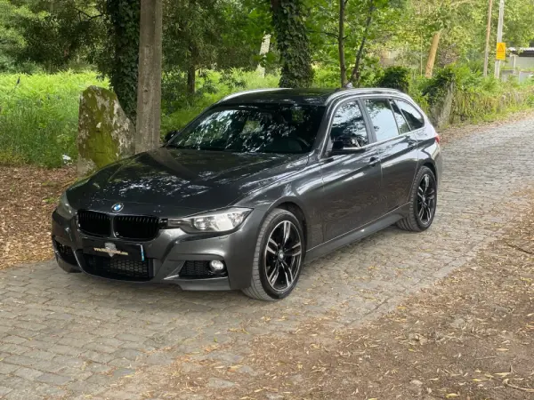 BMW 320 d Touring xDrive Pack M Auto 3