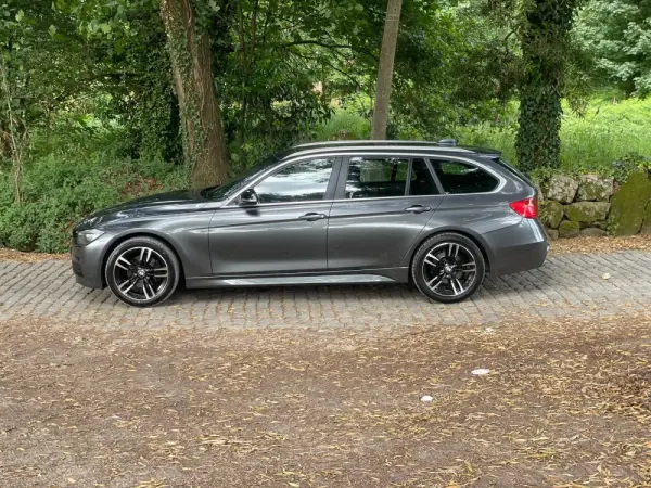 BMW 320 d Touring xDrive Pack M Auto 8