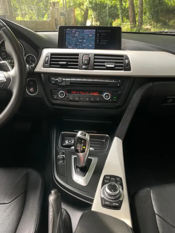 BMW 320 d Touring xDrive Pack M Auto 15