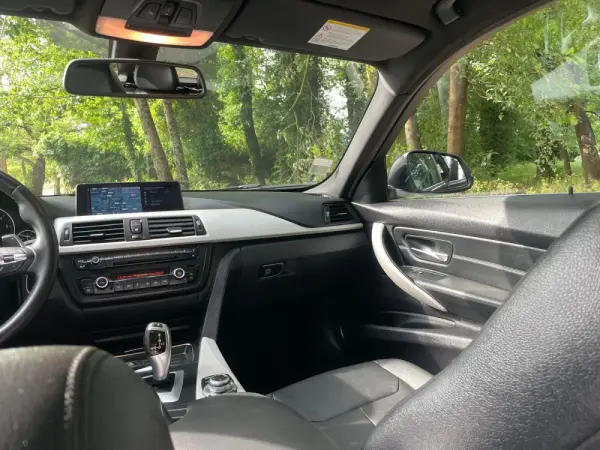 BMW 320 d Touring xDrive Pack M Auto 18