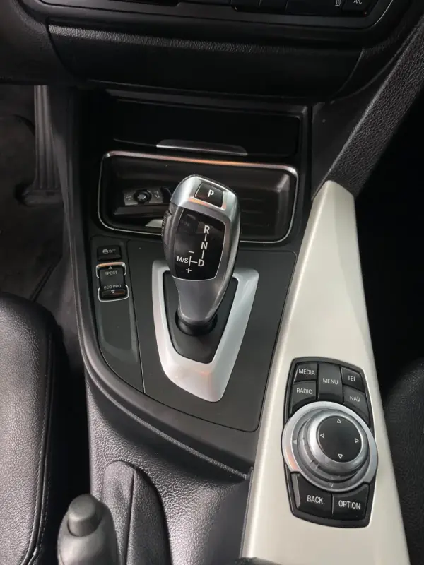 BMW 320 d Touring xDrive Pack M Auto 20