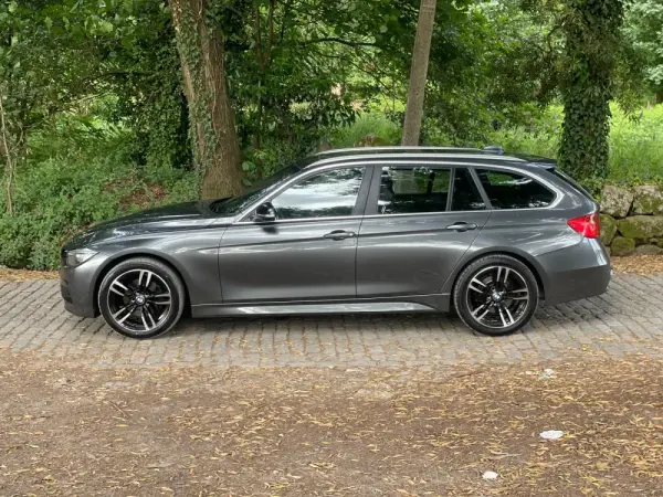 BMW 320 d Touring xDrive Pack M Auto 36