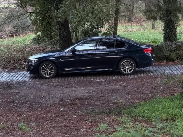 BMW 520 d Pack M Auto 8