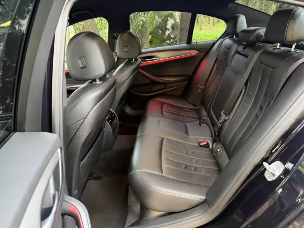 BMW 520 d Pack M Auto 11