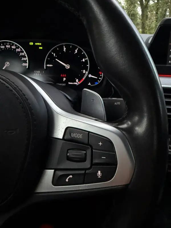 BMW 520 d Pack M Auto 15