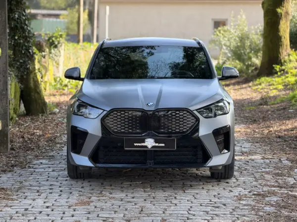 BMW iX2 xDrive30 Pack Desportivo M Pro 27