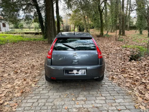 Citroen C4 1.6 HDi 110 Exclusive 11