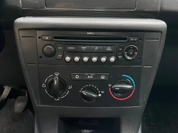 Citroen C4 1.6 HDi 110 Exclusive 23