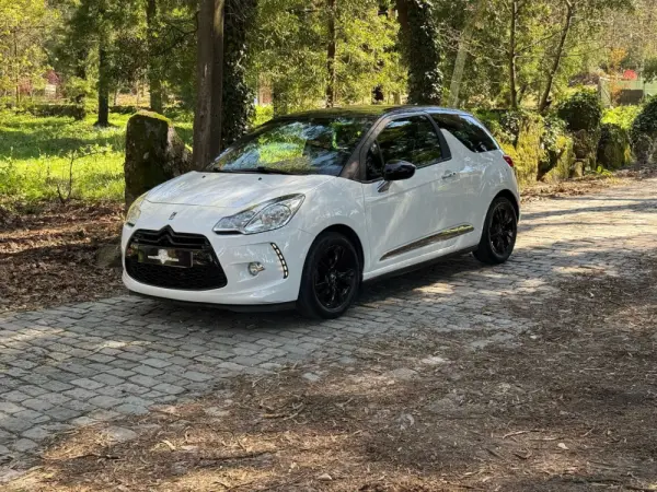 Citroen DS3 1.2 VTi So Chic 4