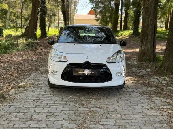 Citroen DS3 1.2 VTi So Chic 3
