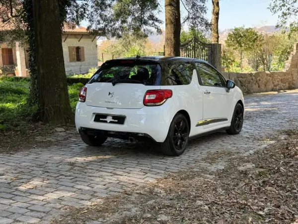 Citroen DS3 1.2 VTi So Chic 7