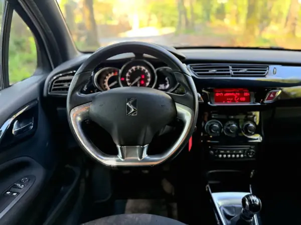 Citroen DS3 1.2 VTi So Chic 11