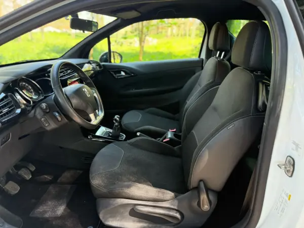 Citroen DS3 1.2 VTi So Chic 17