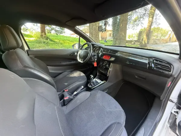 Citroen DS3 1.2 VTi So Chic 24