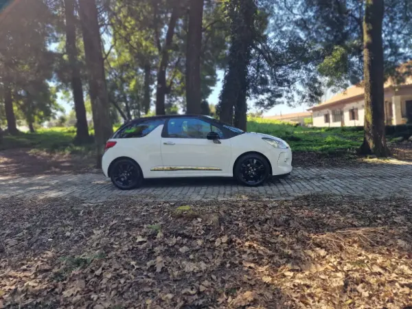 Citroen DS3 1.2 VTi So Chic 39