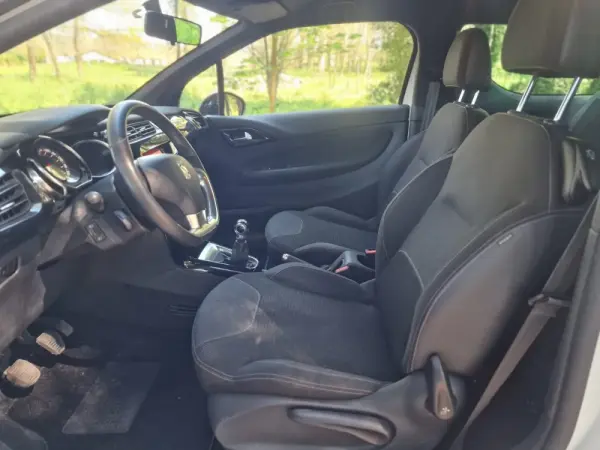 Citroen DS3 1.2 VTi So Chic 25