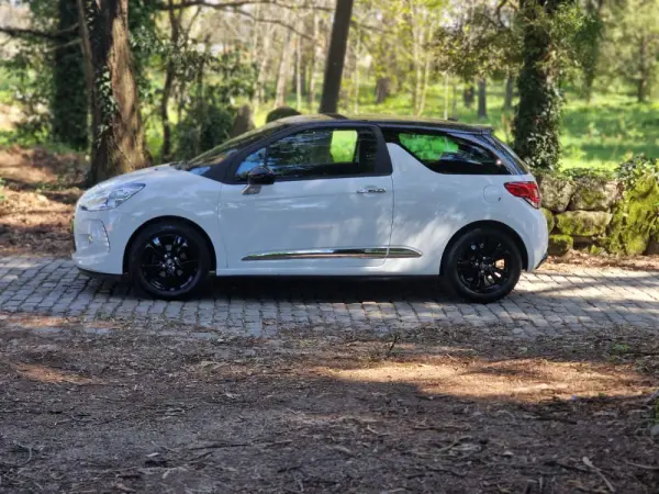 Citroen DS3 1.2 VTi So Chic 43
