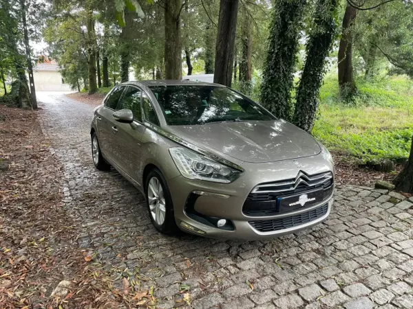 Citroen DS5 2.0 HDi Hy4 So Chic CMP6 102g 2