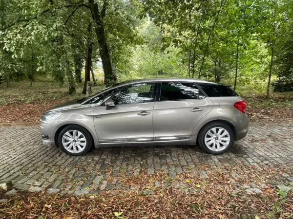 Citroen DS5 2.0 HDi Hy4 So Chic CMP6 102g 3
