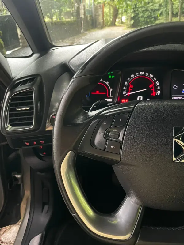 Citroen DS5 2.0 HDi Hy4 So Chic CMP6 102g 17