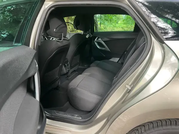 Citroen DS5 2.0 HDi Hy4 So Chic CMP6 102g 29