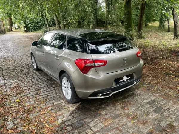 Citroen DS5 2.0 HDi Hy4 So Chic CMP6 102g 30