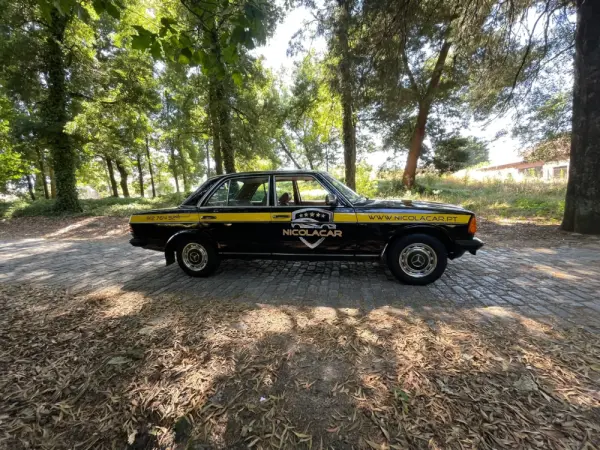 Mercedes-Benz 240 9